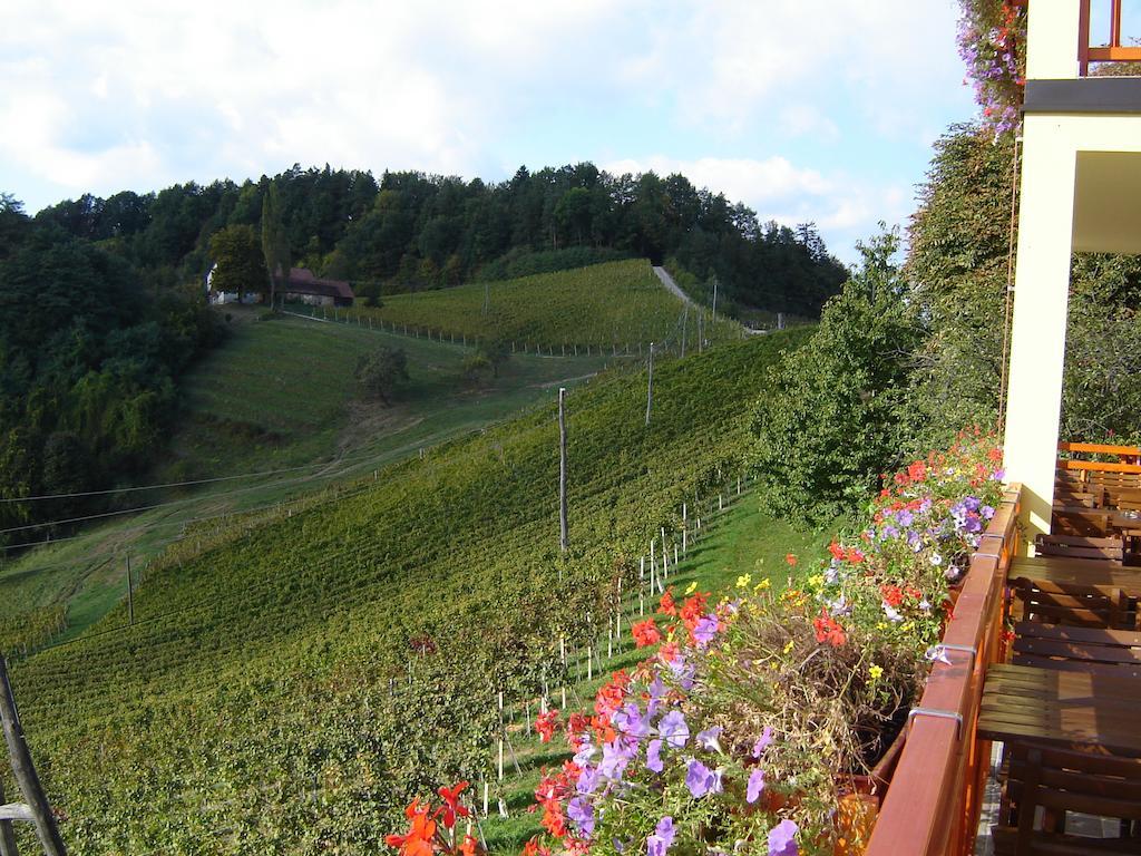 Farm Stay Jarc Vineyard Svecina Екстериор снимка